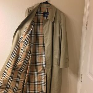 Burberry Trench Coat (Large)